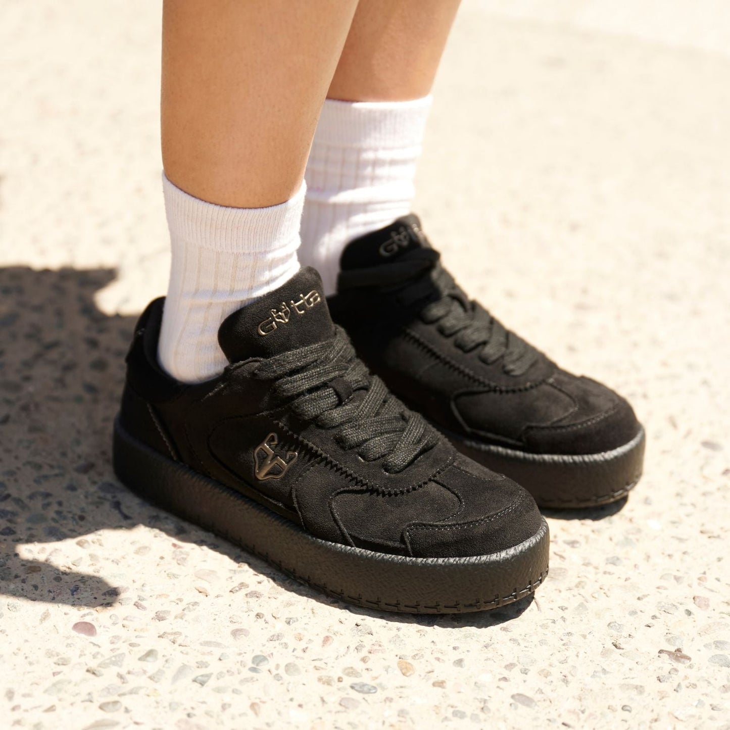 Tenis Plano Negro Mujer 53741